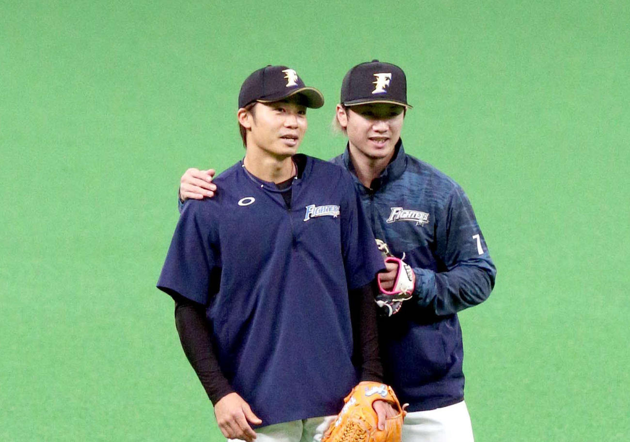 “はるたくコンビ”中島卓也（左）と西川遥輝（2020年撮影）