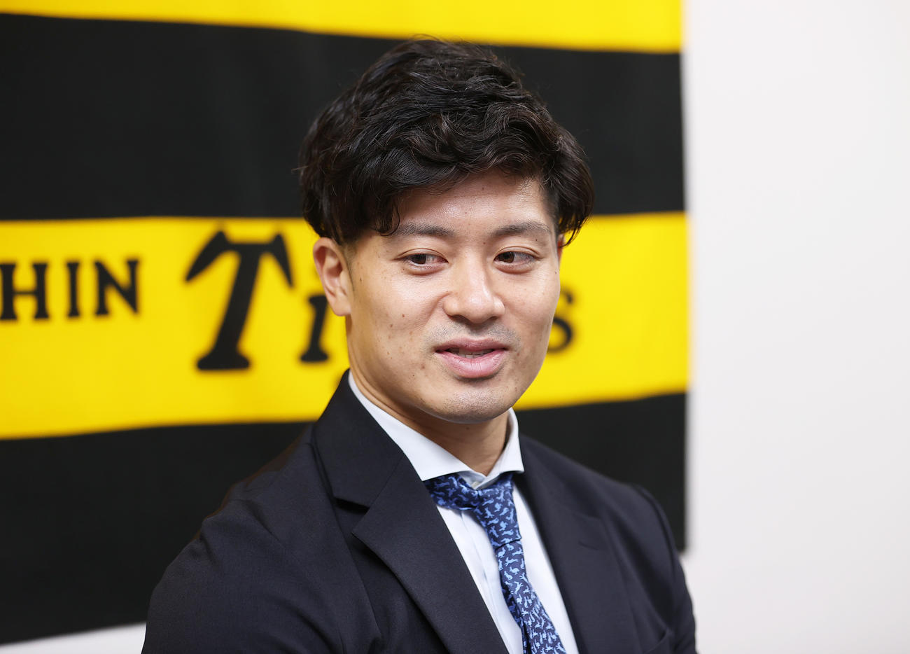 契約更改を終え会見する阪神坂本（撮影・上山淳一）
