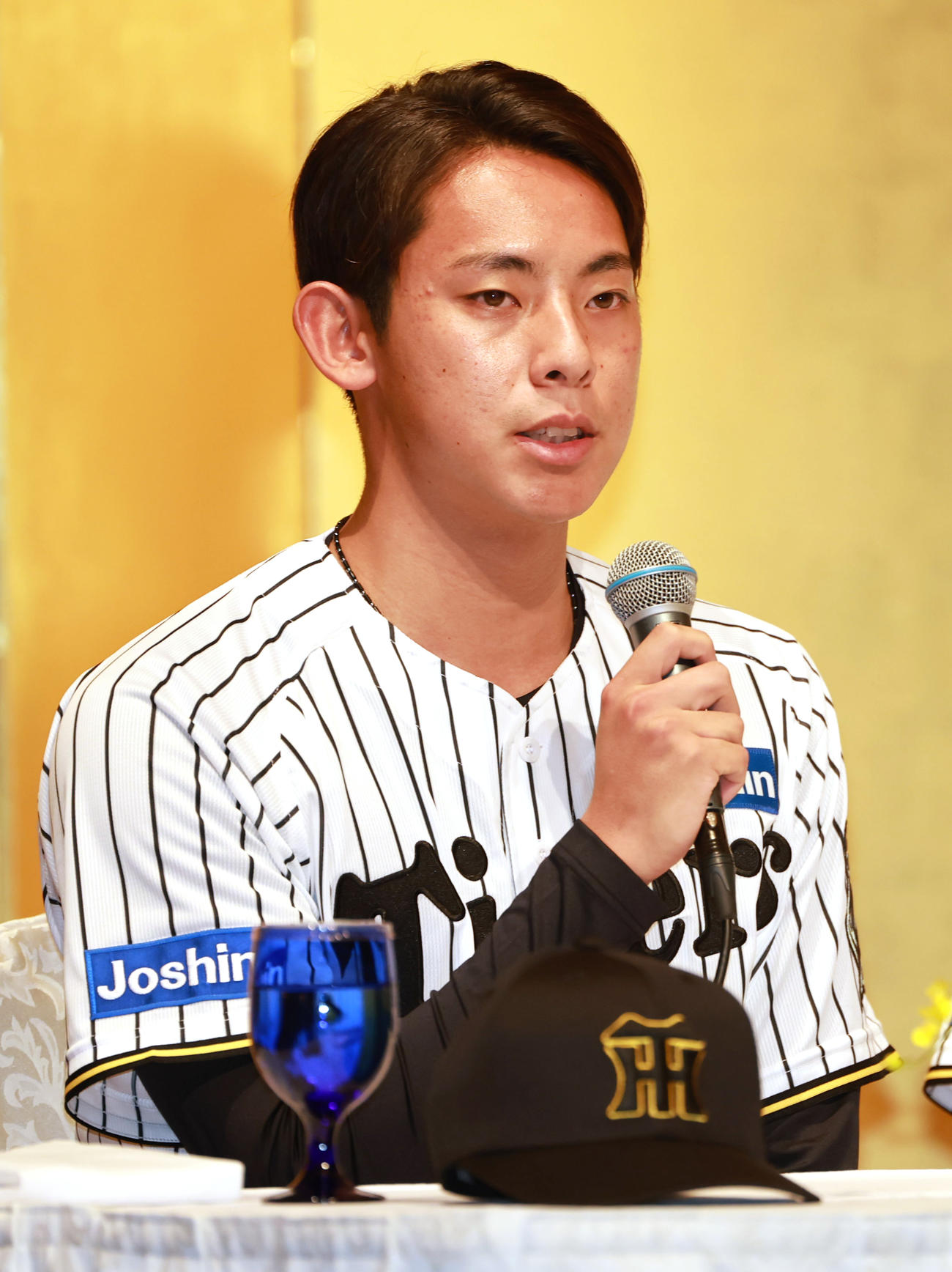 入団発表会で自身をアピールする神宮（撮影・上田博志）