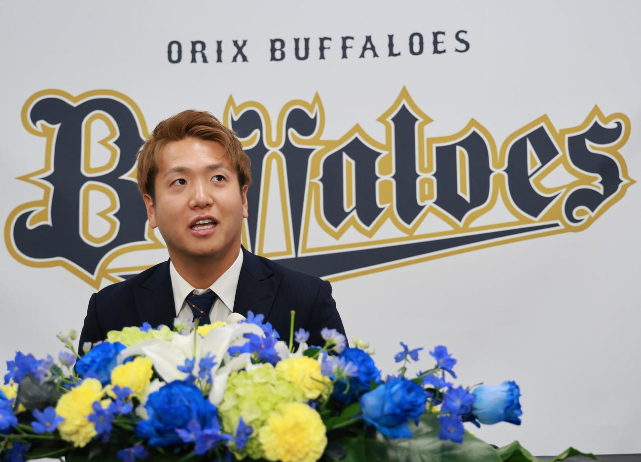 現役ドラフトで移籍した平沼は入団会見を開く（撮影・上田博志）