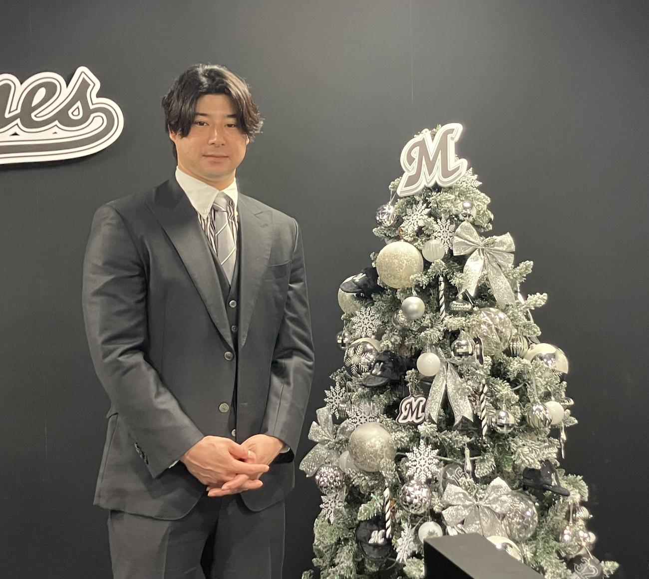 契約更改を終え会見に臨んだロッテ藤岡裕大（撮影・北村健龍）