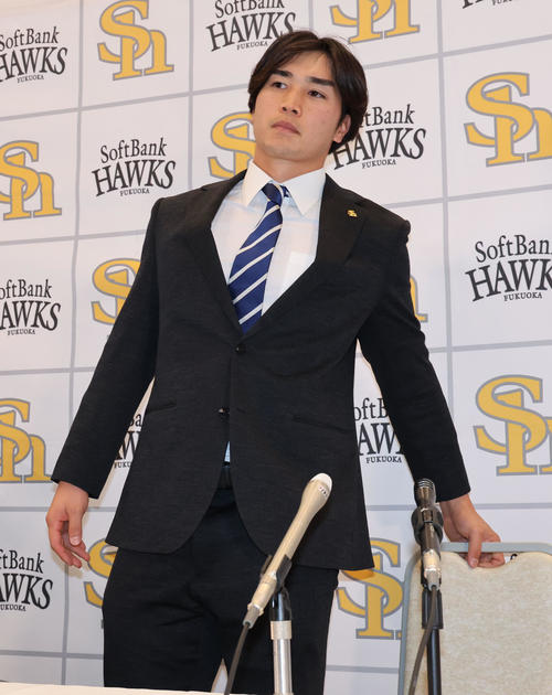 ソフトバンク】広瀬隆太、100万円増の1500万円でサイン「来年は3年目で