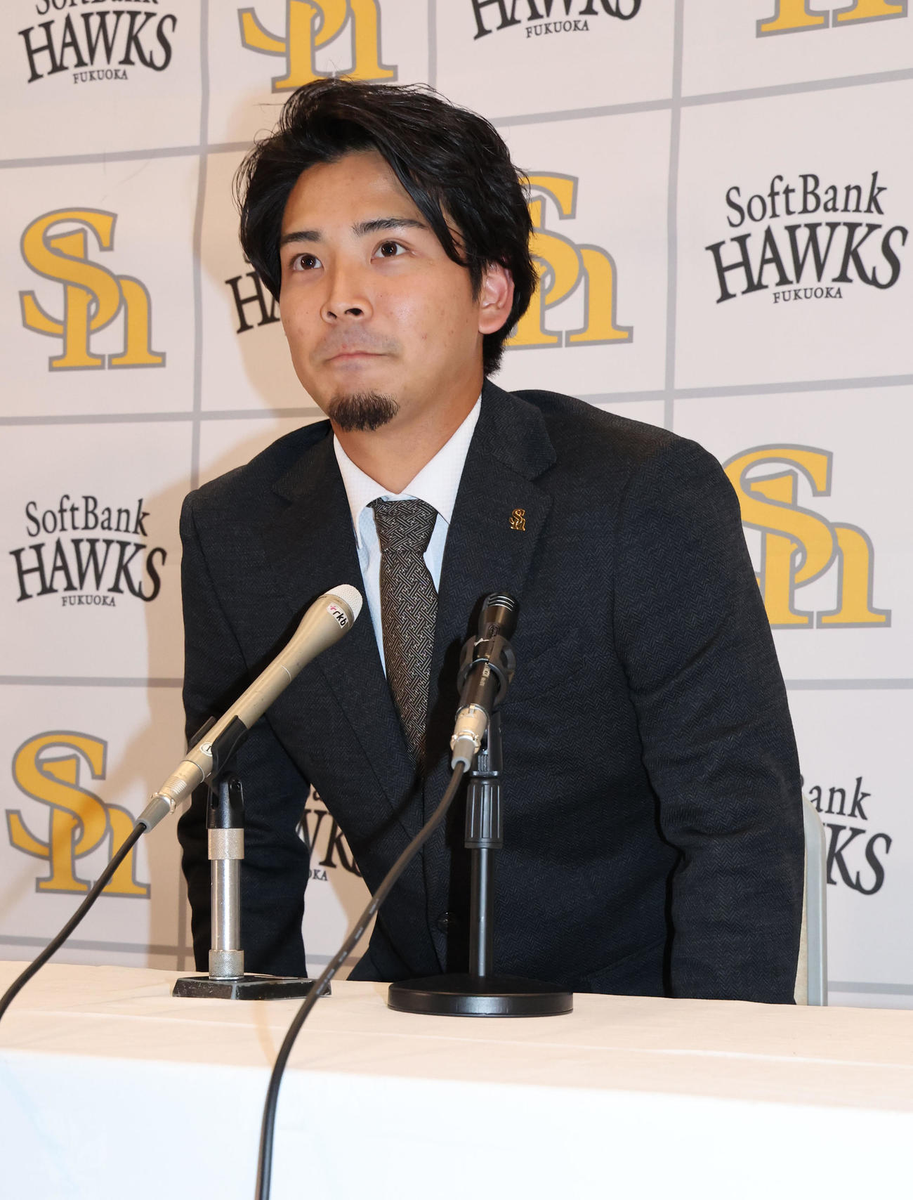 契約更改を終えたソフトバンク大野（撮影・梅根麻紀）