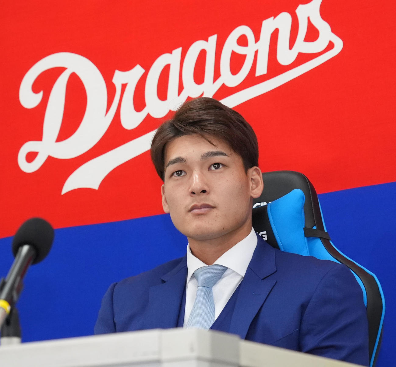 契約交渉を終え会見する石川昂（撮影・森本幸一）