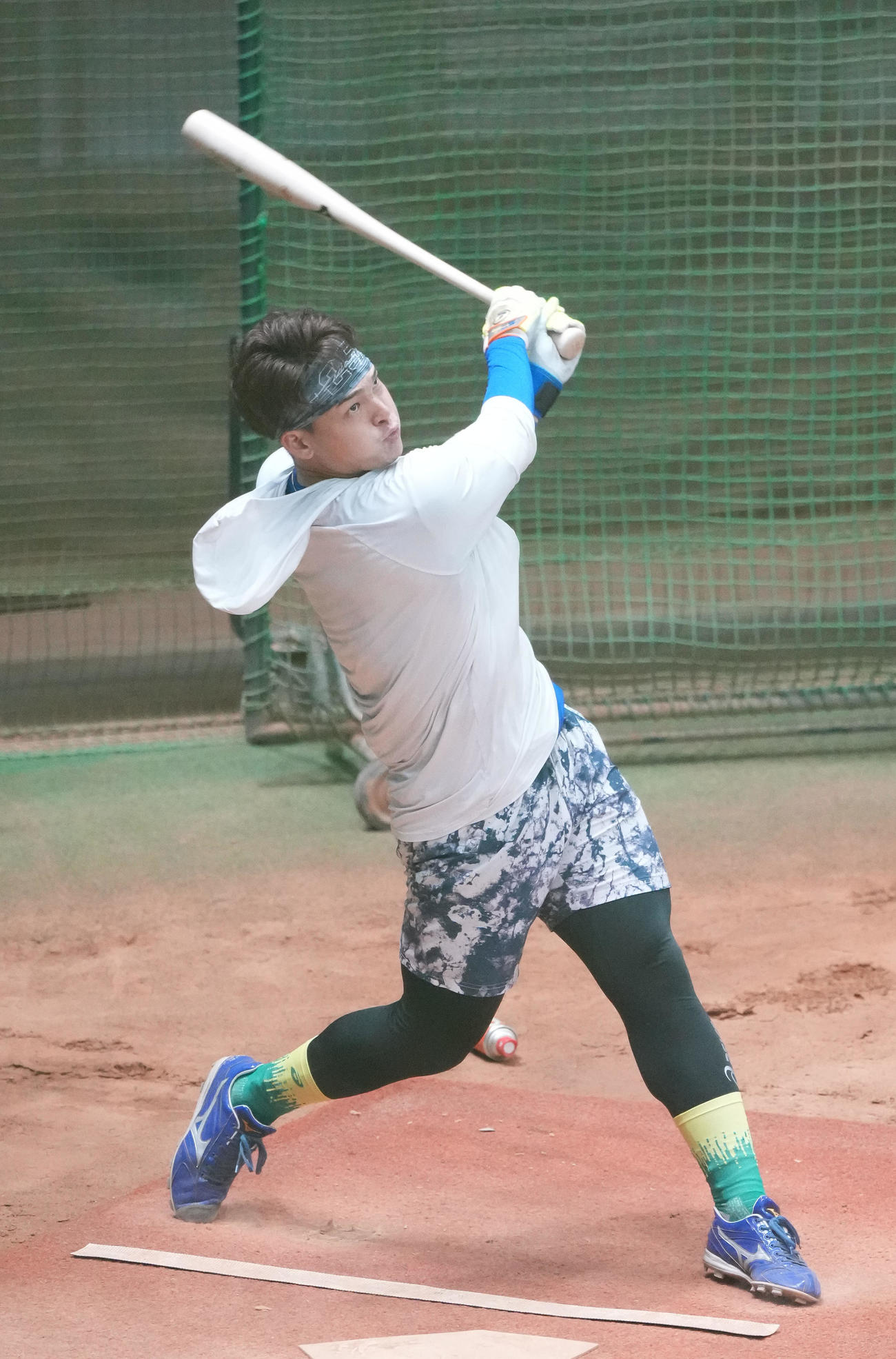 交渉前に打撃練習をする石川昂（撮影・森本幸一）