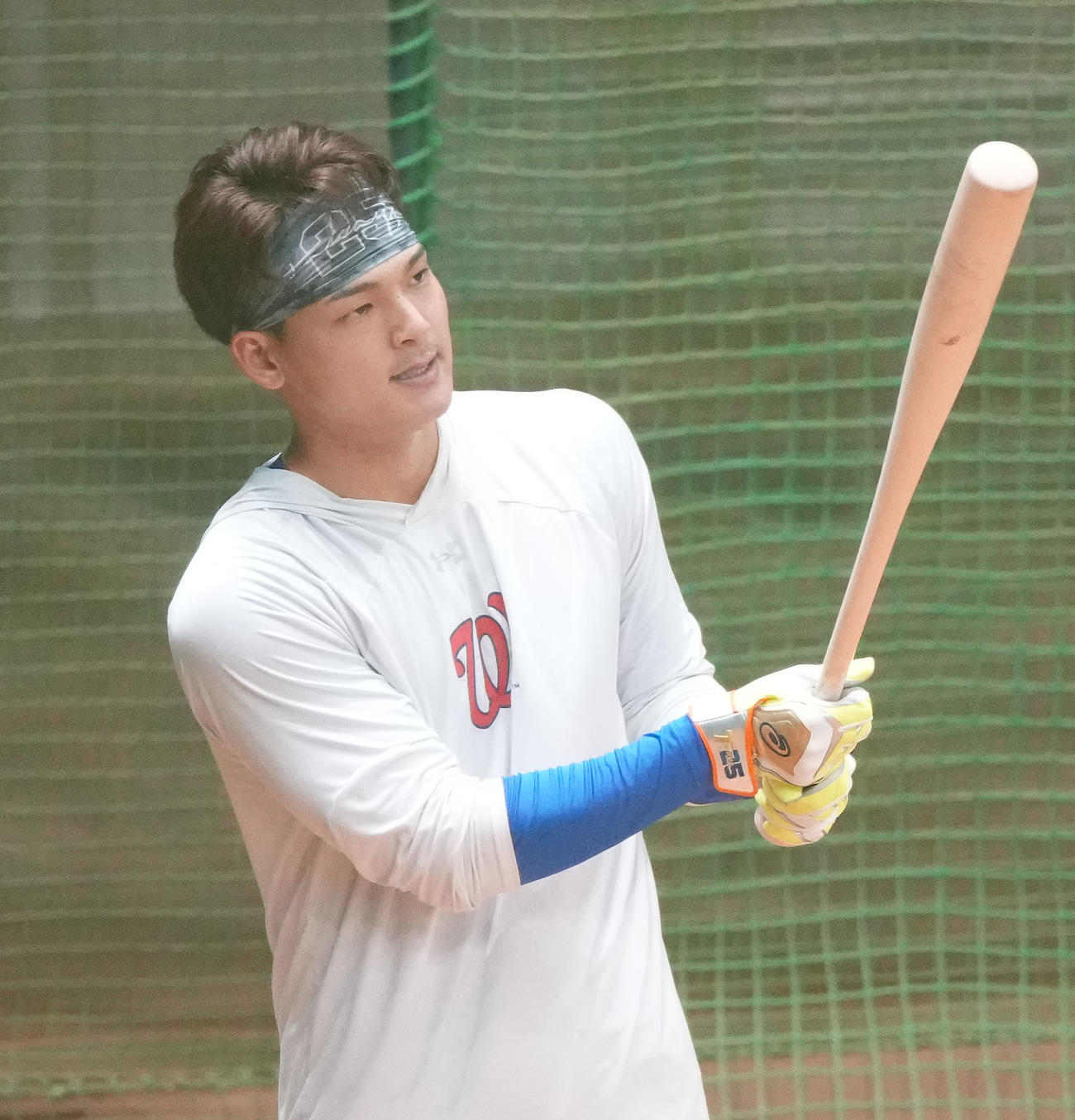 交渉前に打撃練習をする石川昂（撮影・森本幸一）