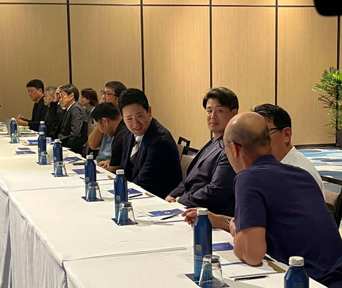 巨人】田中将大がハワイで名球会総会に初参加！王貞治氏「現役がもう一