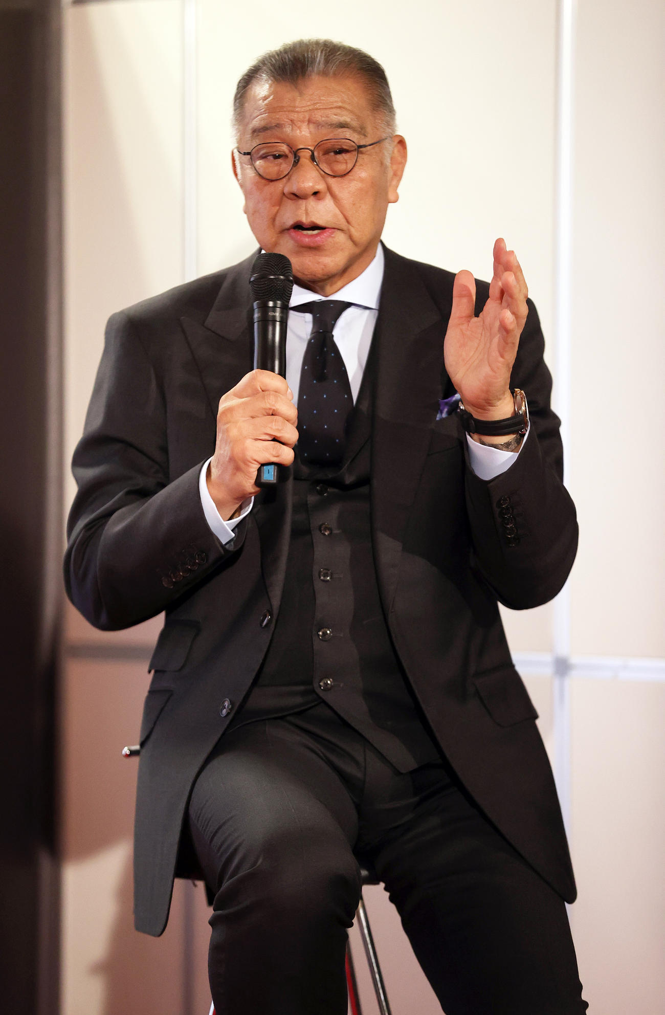大阪高島屋でトークショーする阪神掛布OB会長（撮影・上山淳一）