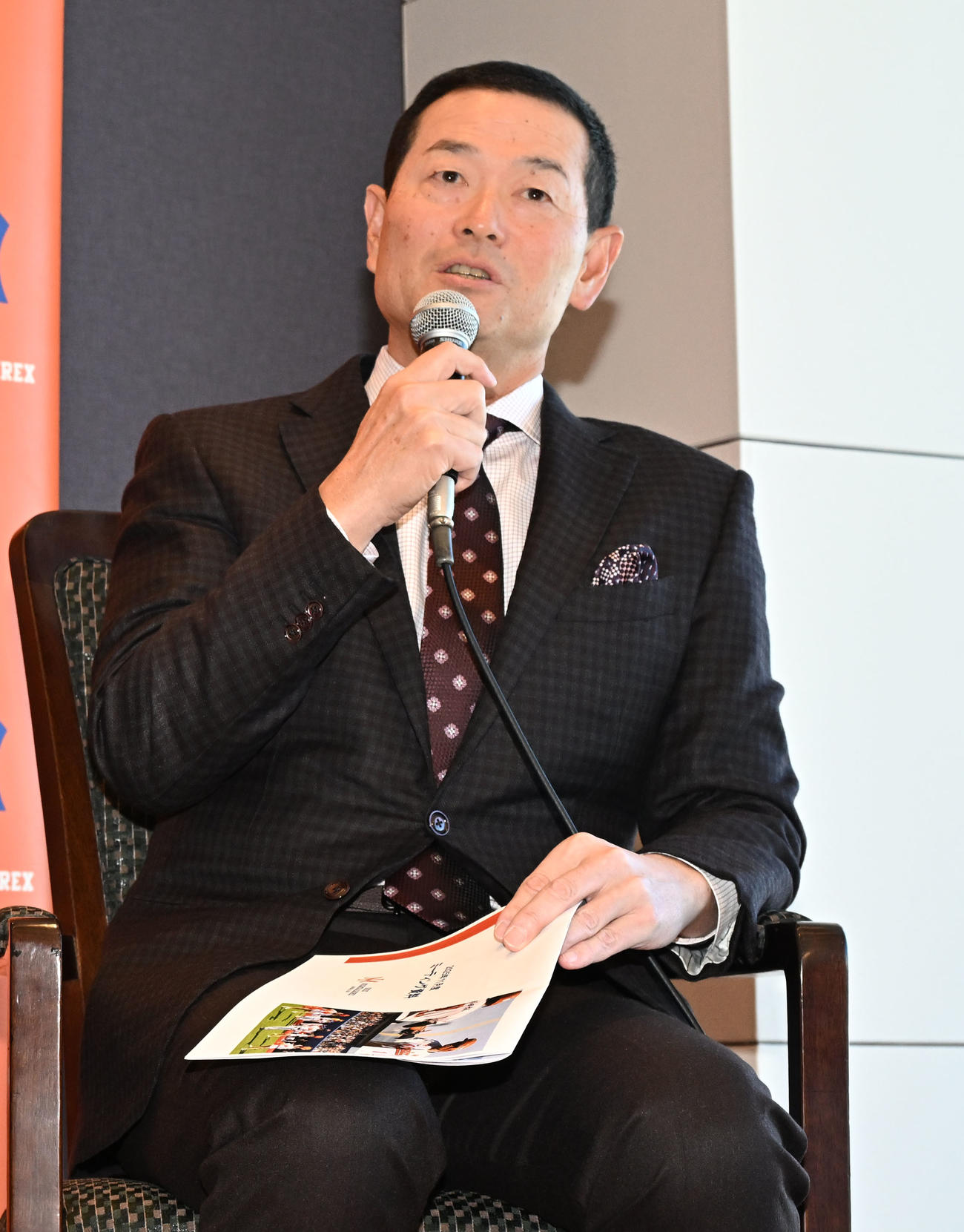 オイシックス新潟アルビレックスBCのCBOに就任し記者会見でトークセッションする桑田氏（撮影・千葉一成）