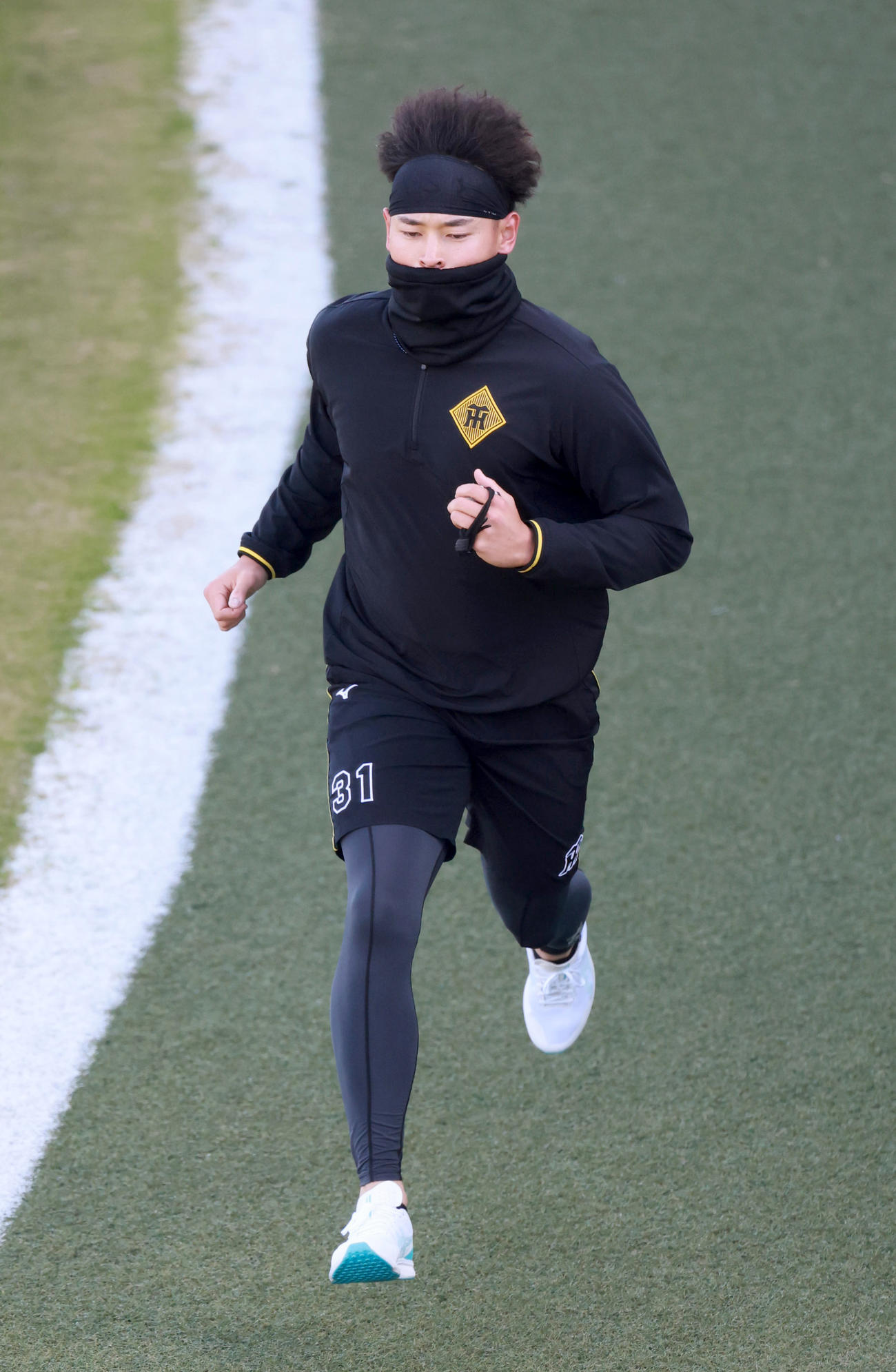 ランニングをして汗を流す早川（撮影・上田博志）