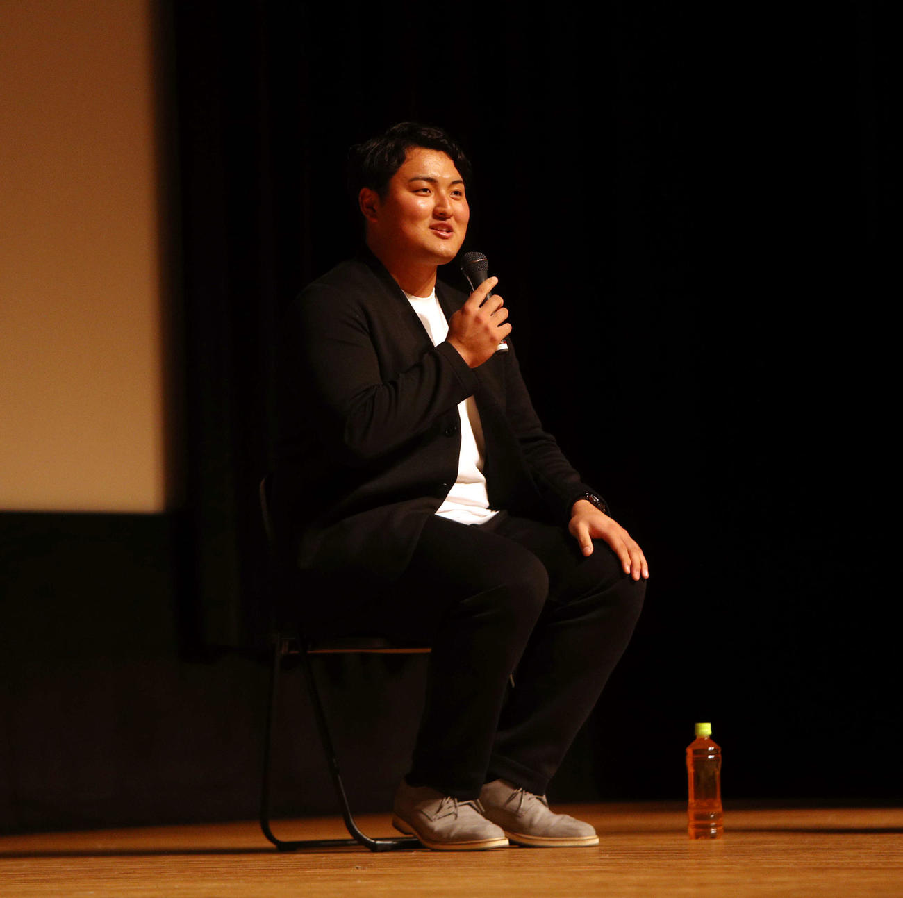 サプライズ登壇した米スタンフォード大・佐々木（撮影・木村有優）