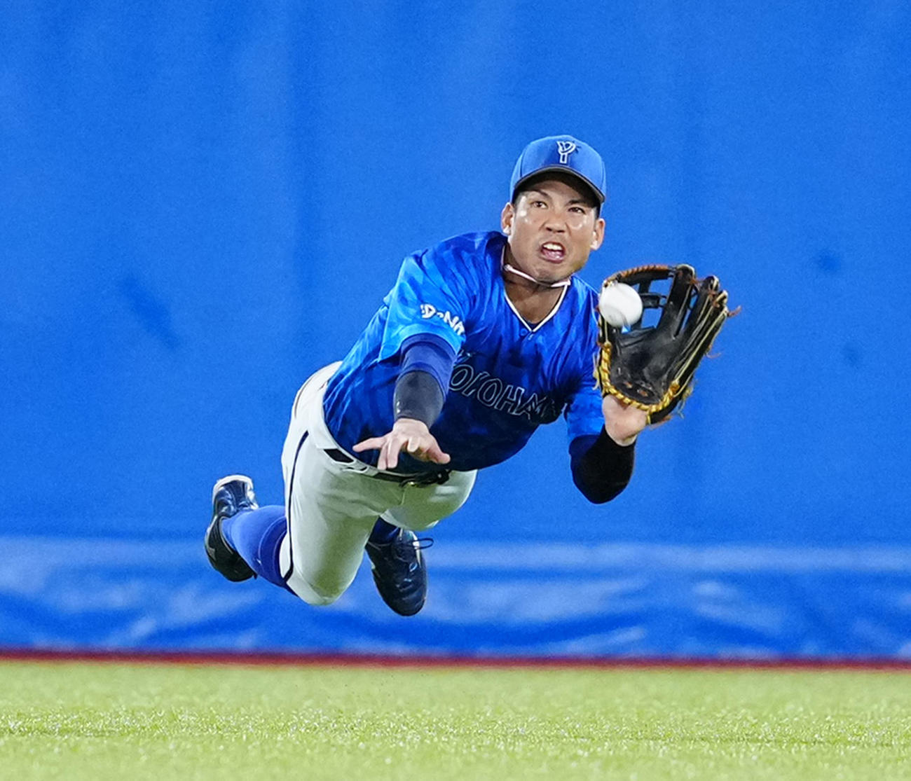 好捕する桑原将志（2025年9月撮影）