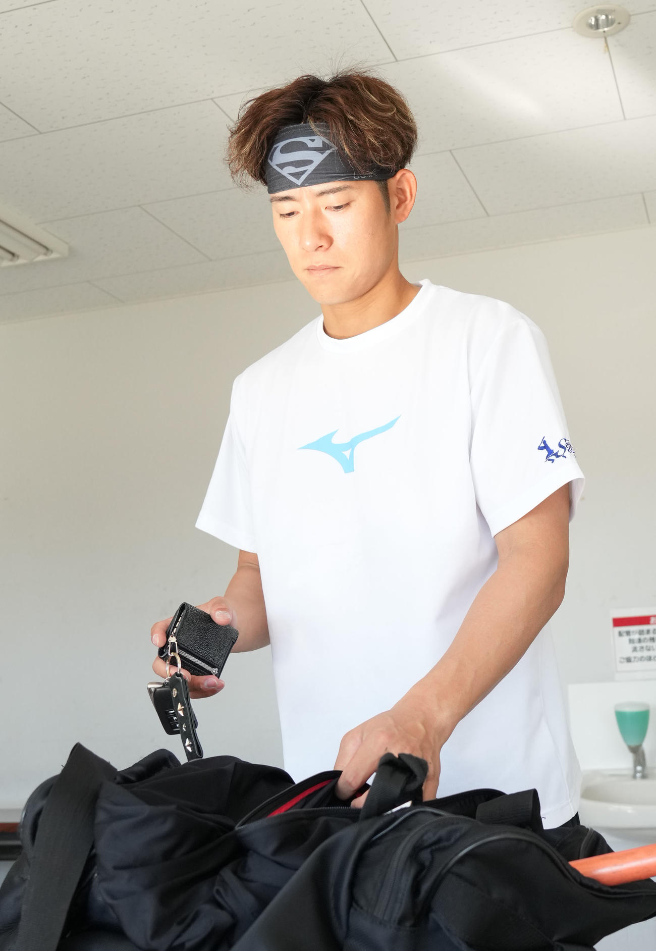 トレーニングを終え引き揚げる上林（撮影・森本幸一）