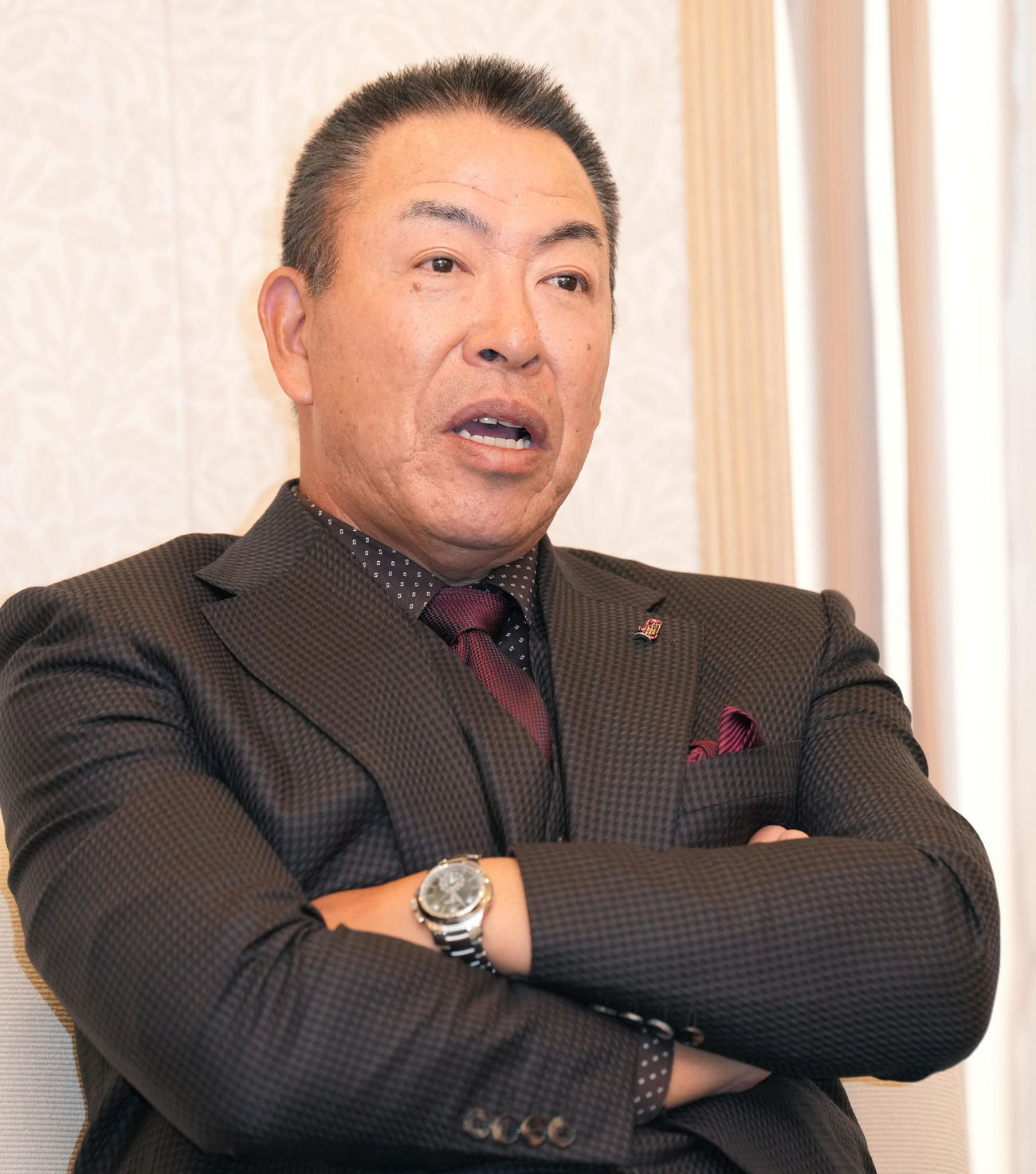 2026年シーズンについて話をする井上一樹監督（撮影・森本幸一）