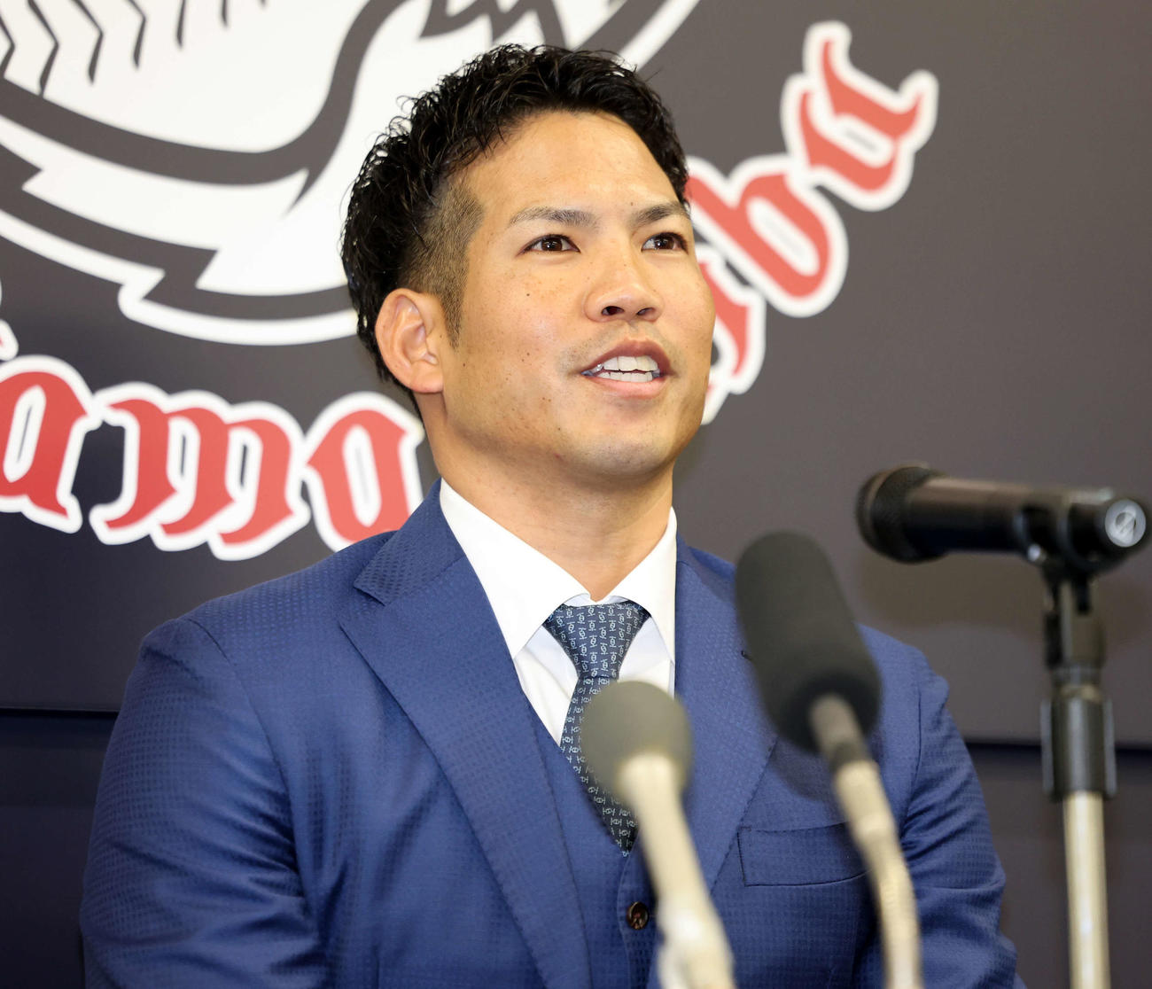 西武の入団会見に臨む桑原（撮影・浅見桂子）