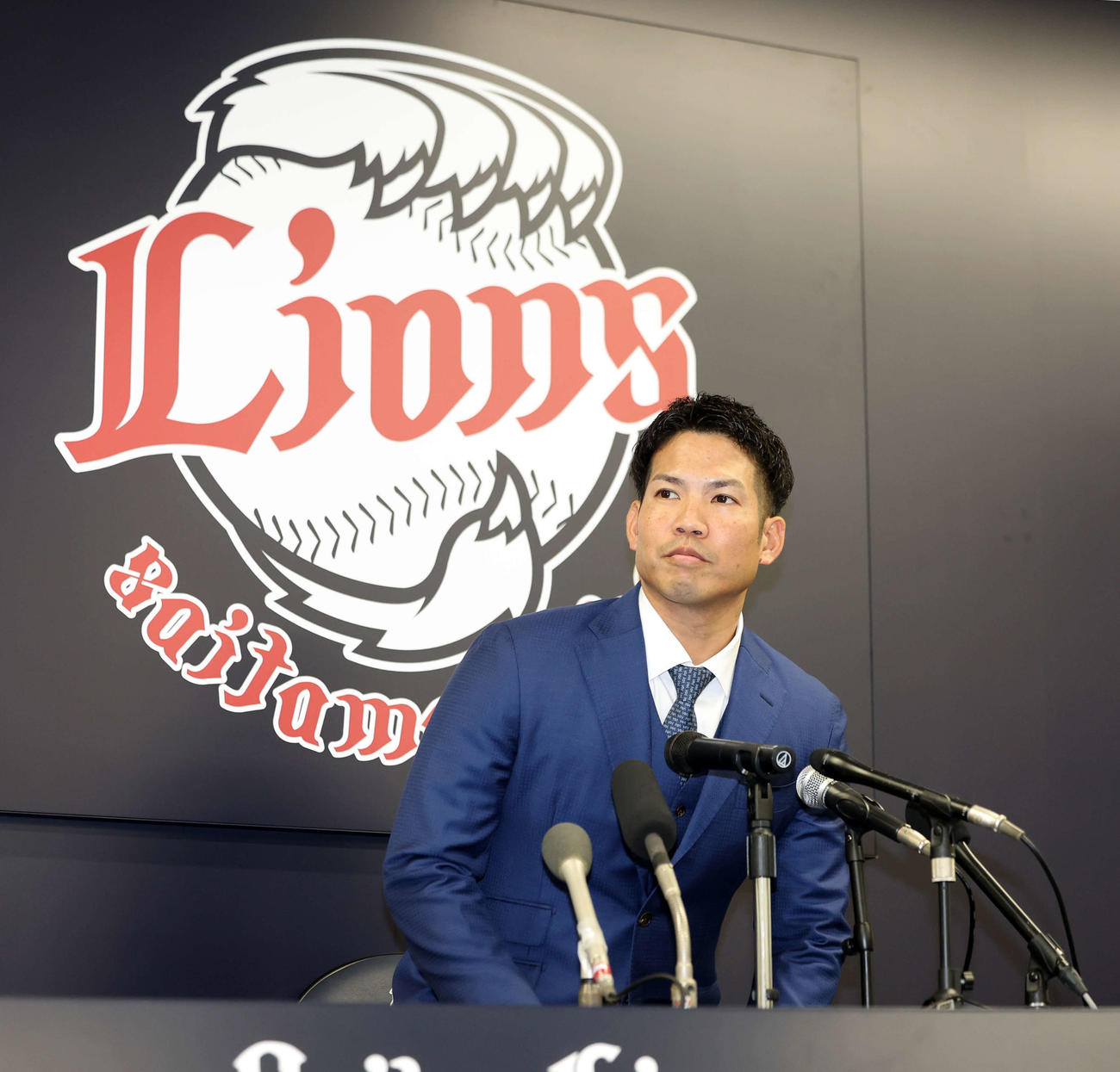 西武の入団会見に臨む桑原（撮影・浅見桂子）