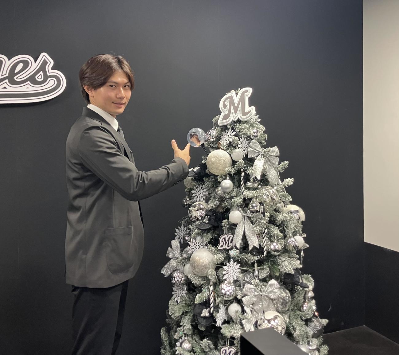 契約更改を終え会見に臨んだロッテ藤原（撮影・北村健龍）