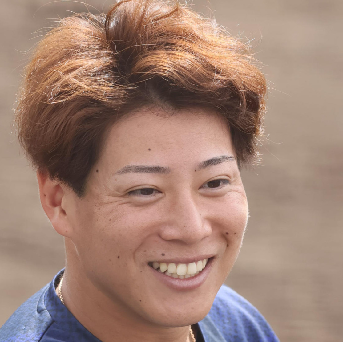 2025年11月、明るい表情でティー打撃するオリックス来田涼斗