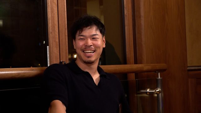 特別番組「正月から虎バン　ハワイ優勝旅行スペシャル」に出演する、阪神佐藤輝（C）ABCテレビ