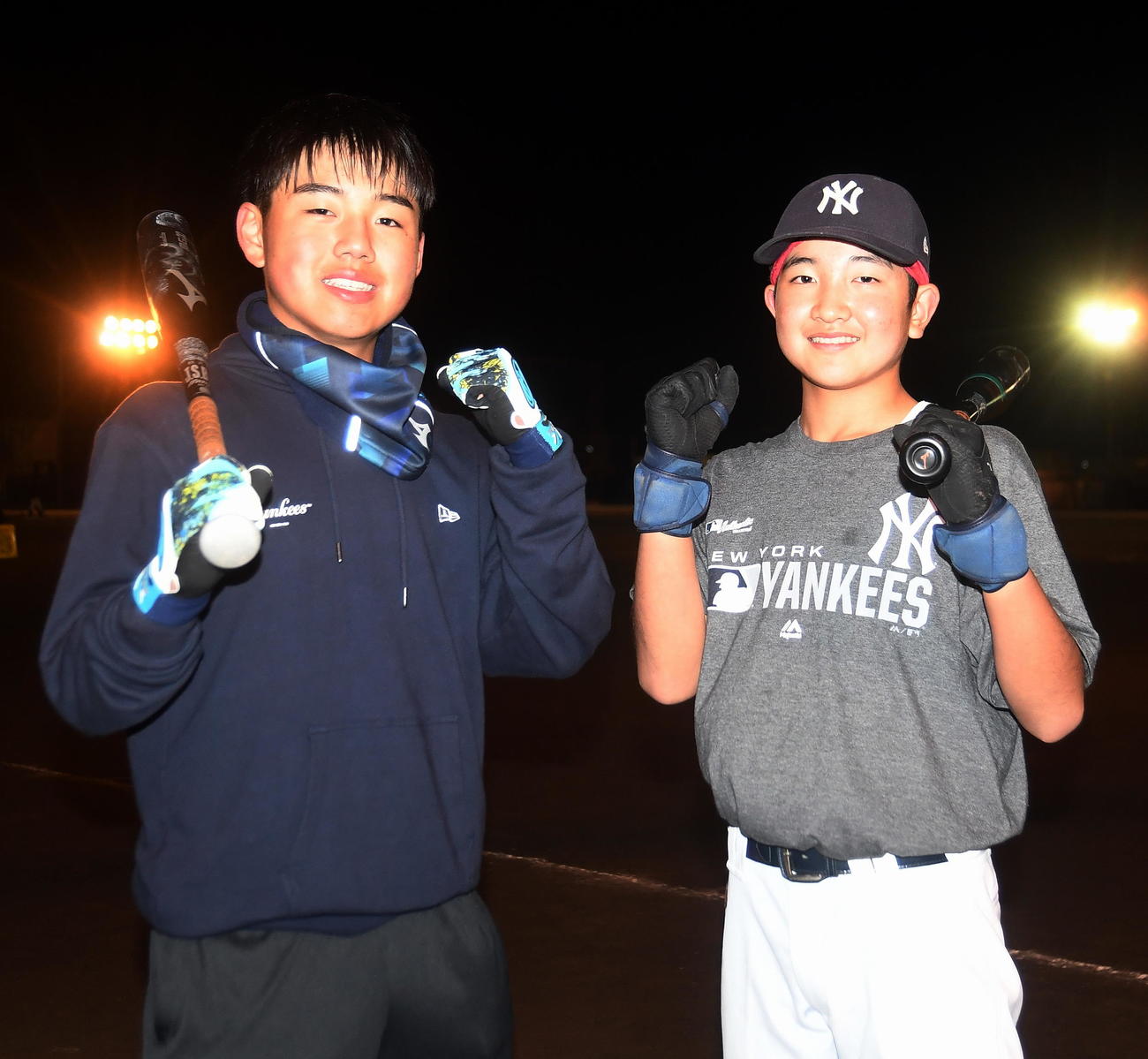 大会に向けて意気込むDeNAジュニアの稲木（左）と岡田　