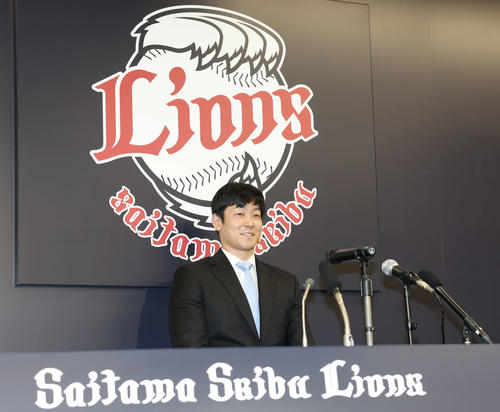 西武】FA移籍の石井一成が入団会見「広池さんの熱意や思い伝わった