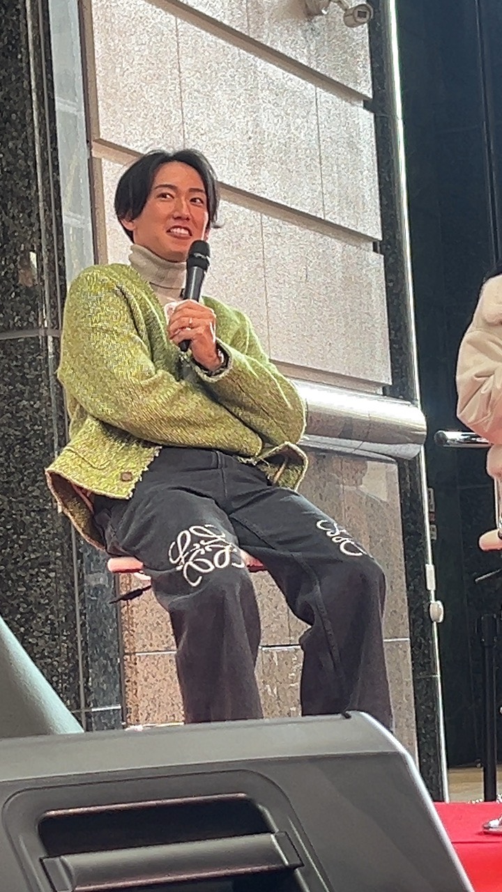 トークショーに出席したソフトバンク大津（撮影・佐藤究）