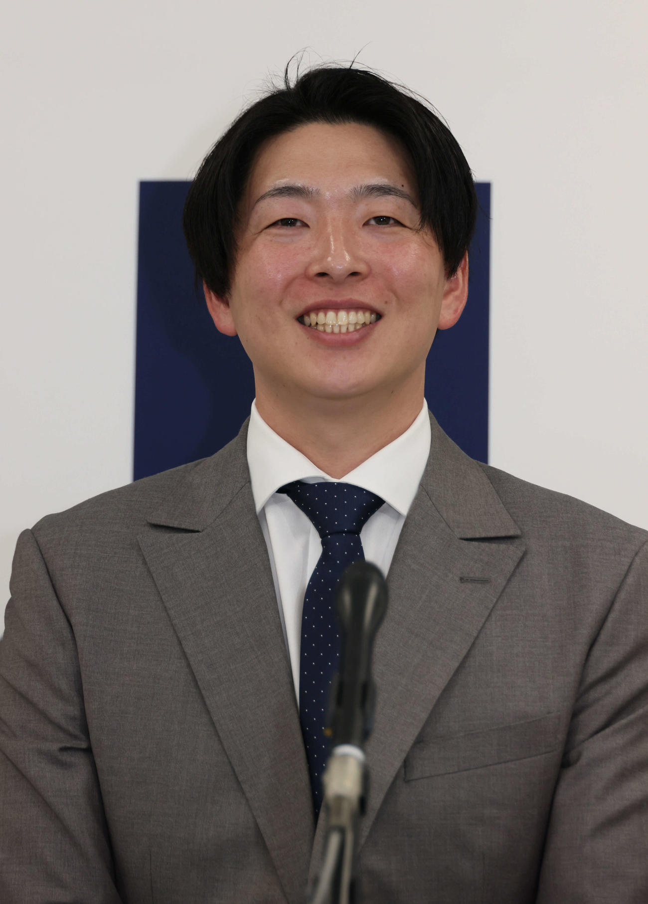 契約更改後、会見する広島大瀬良大地（2025年11月撮影）　
