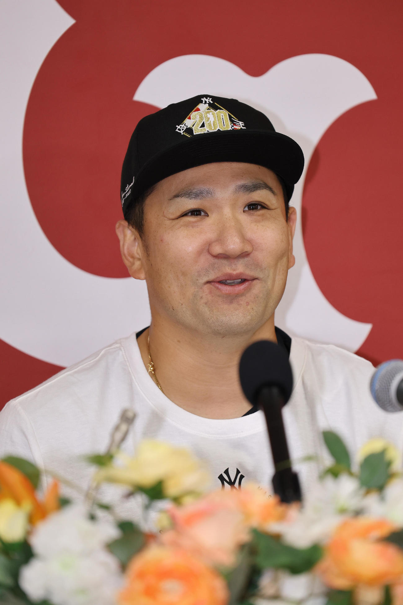 日米通算200勝を達成し、会見に臨む巨人田中将大（25年撮影撮影）