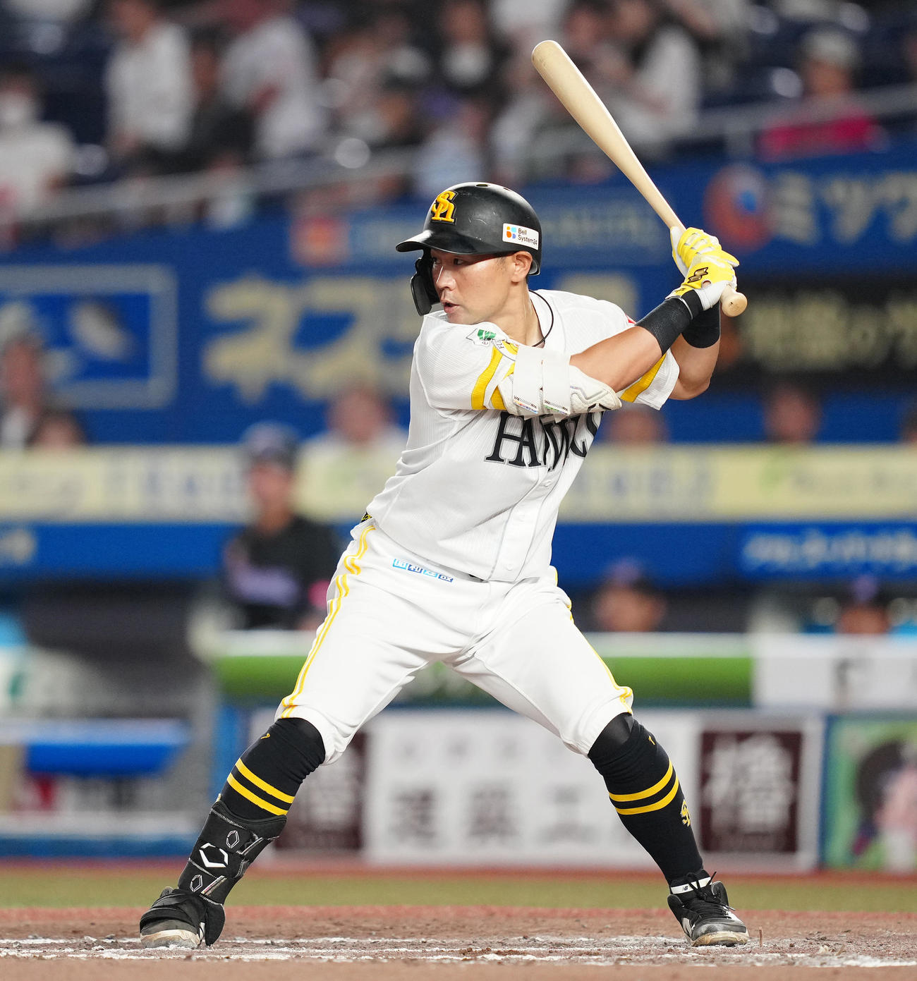 打席に立つソフトバンク中村晃