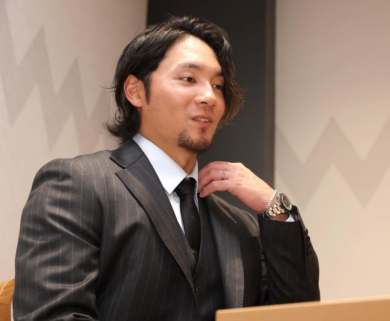 今季、優勝に向けた思いを話す伊藤（撮影・黒川智章）