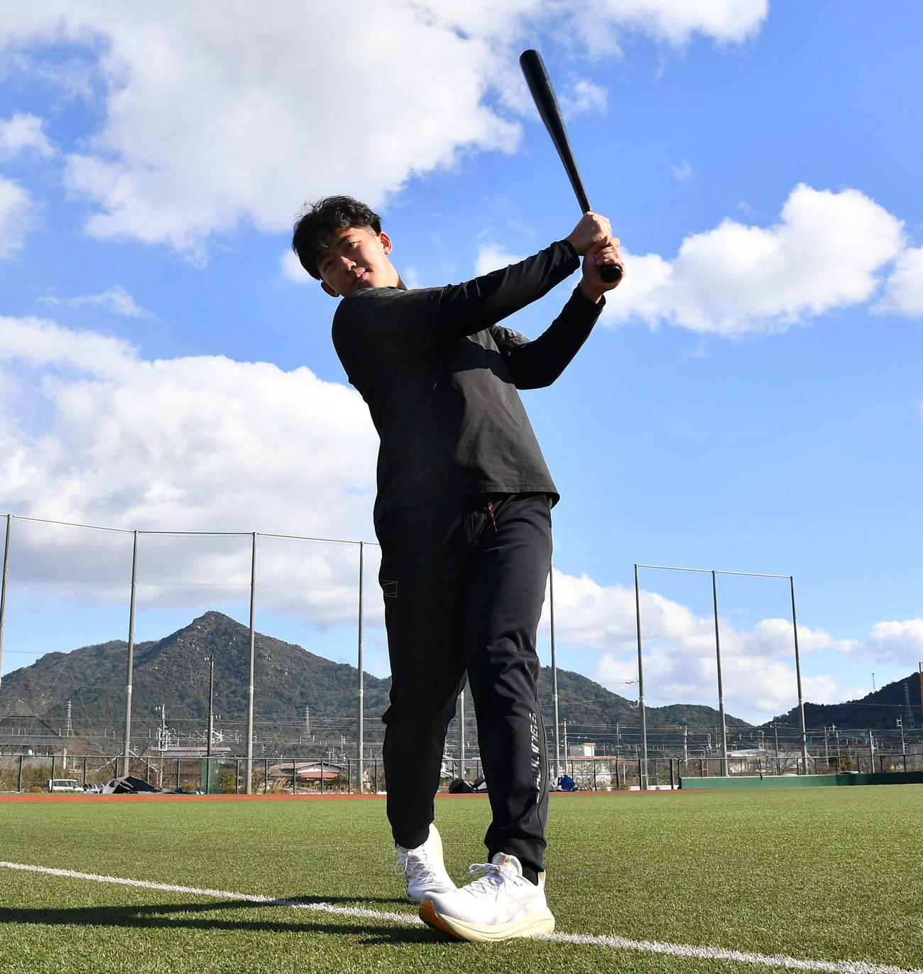自主トレを公開した阪神立石（撮影・岩下翔太）