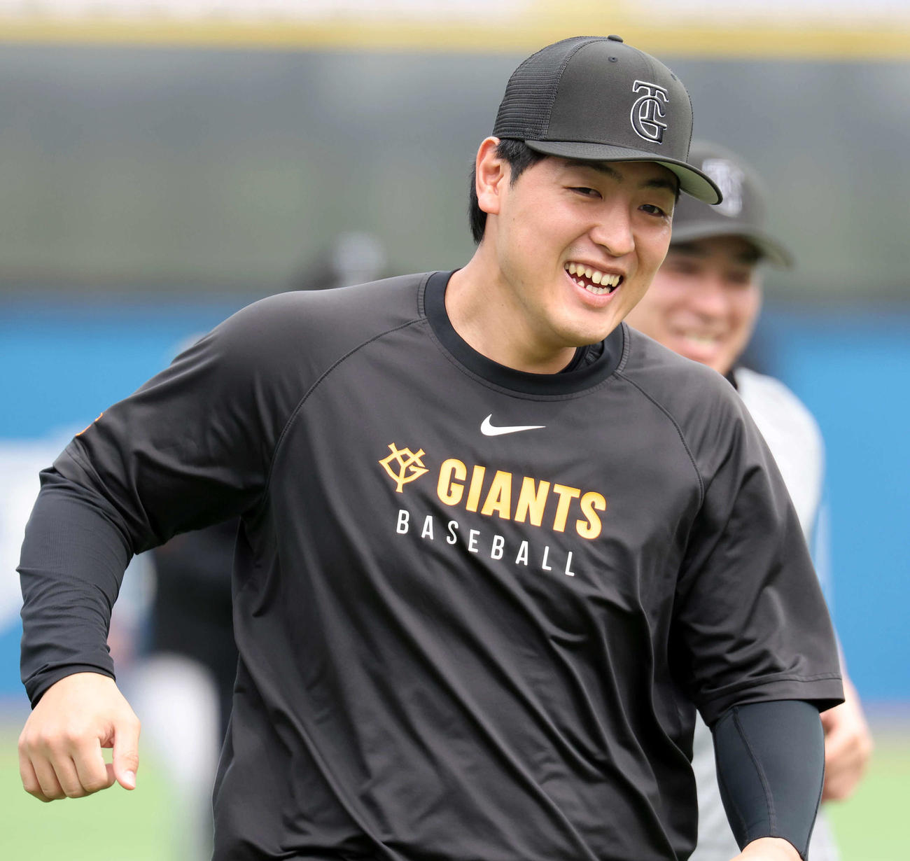 岡本和真（2025年10月撮影）