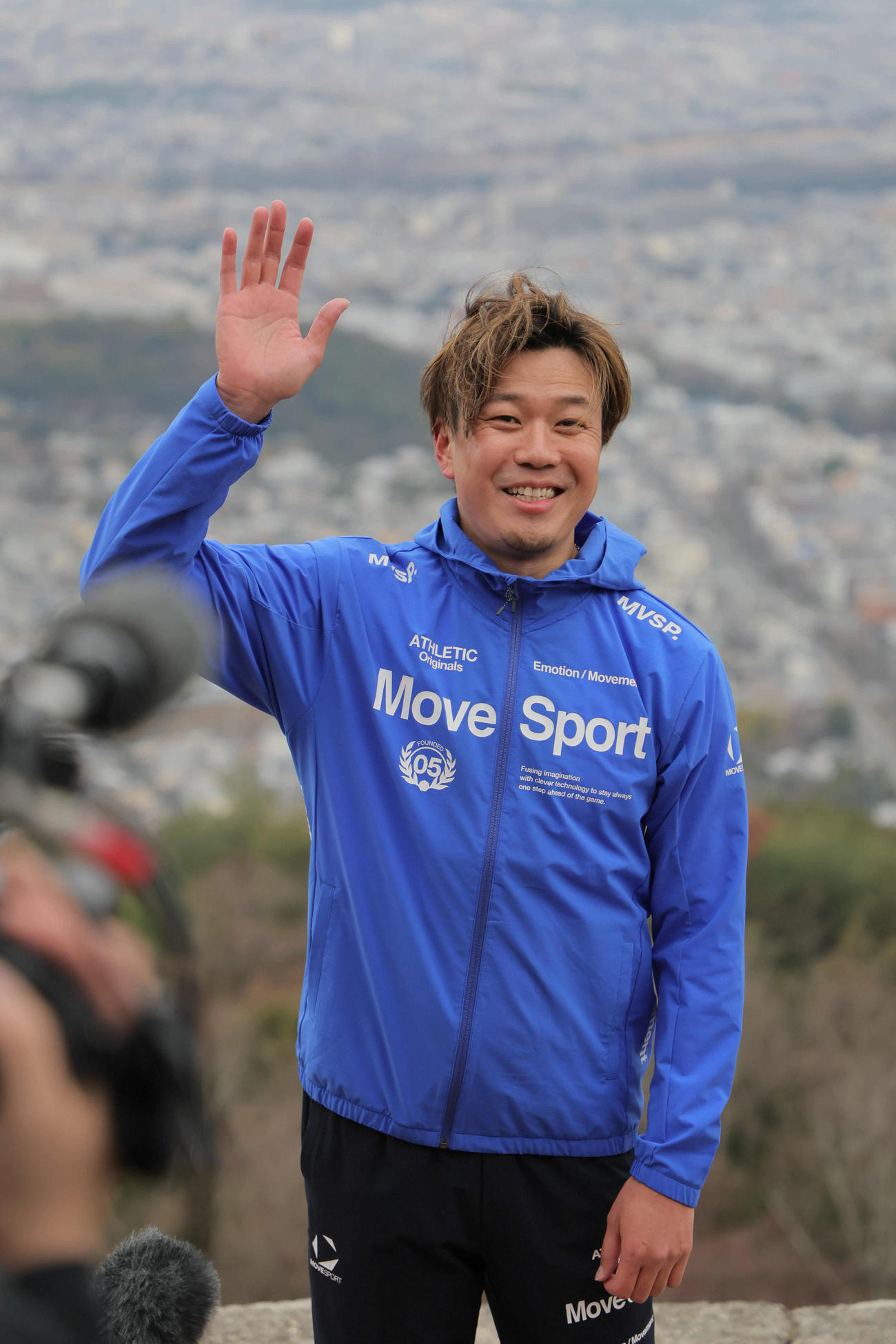 年始恒例の大文字山登山を行った中日大野（撮影・宮崎幸一）