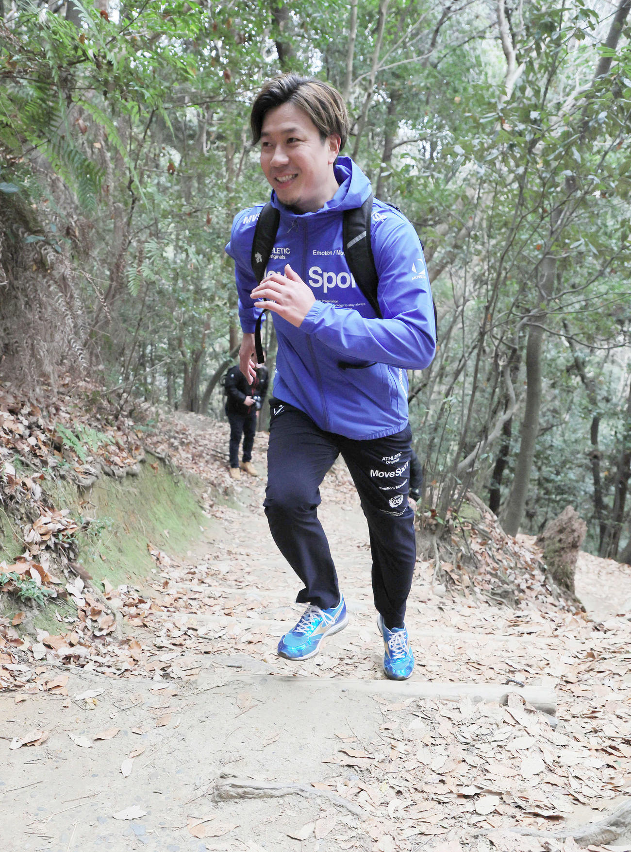 年始恒例の大文字山登山を行った中日大野（撮影・宮崎幸一）