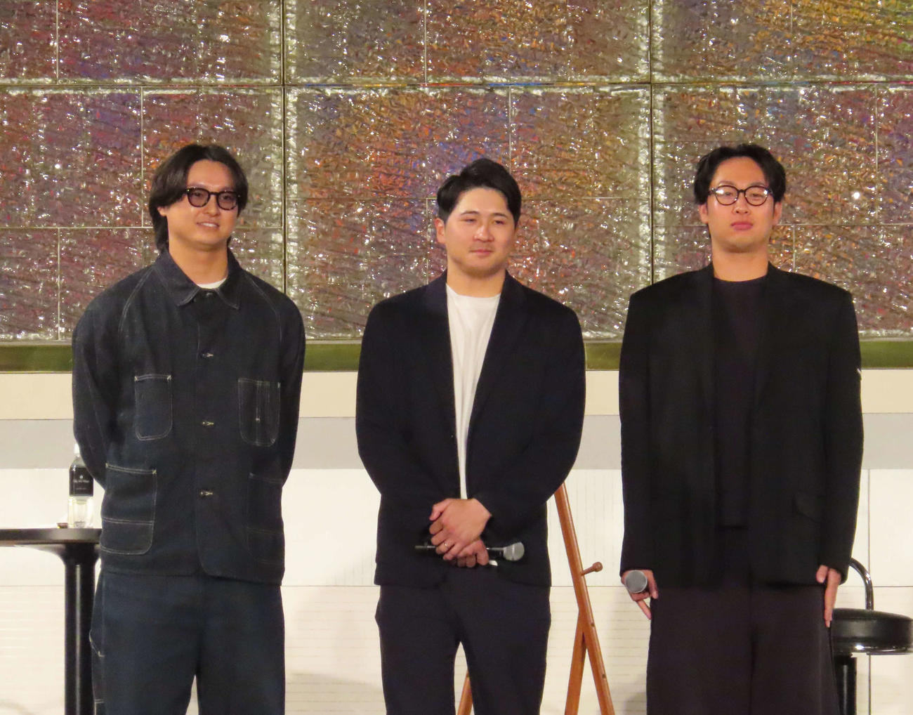 新春トークショーに参加した、左から巨人田中瑛、泉口、山崎（撮影・北村健龍）