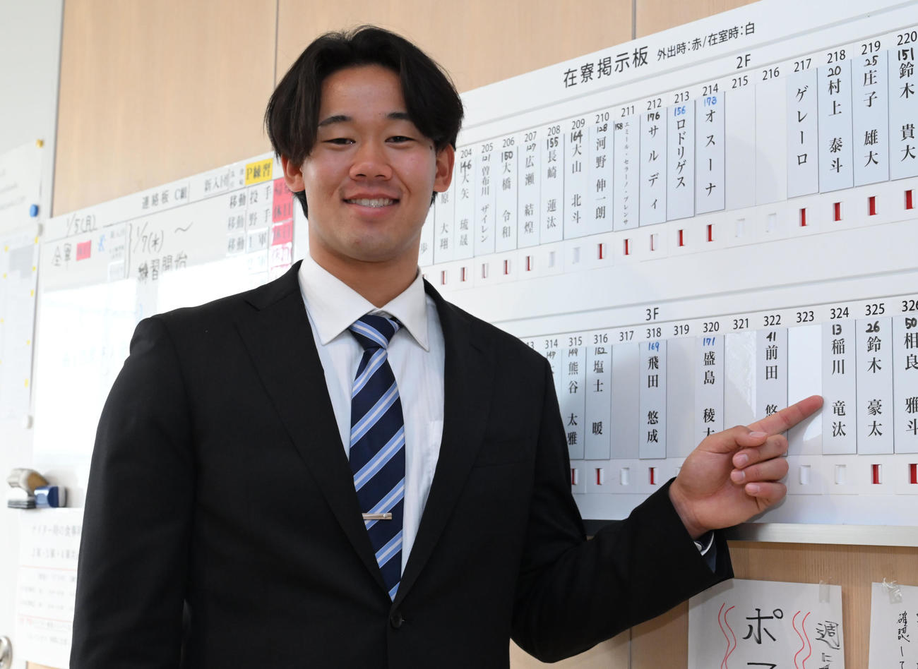タマホームスタジアム筑後の若鷹寮に入寮するソフトバンクの稲川（撮影・林敢治）