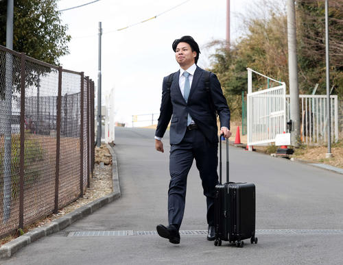 入寮した巨人ドラフト2位の田和（撮影・浅見桂子）