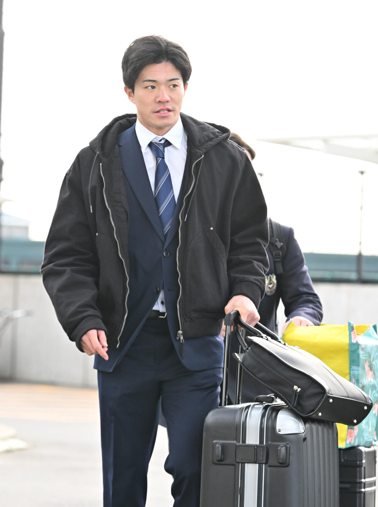 タマホームスタジアム筑後の若鷹寮に入寮するソフトバンクの相良（撮影・林敢治）