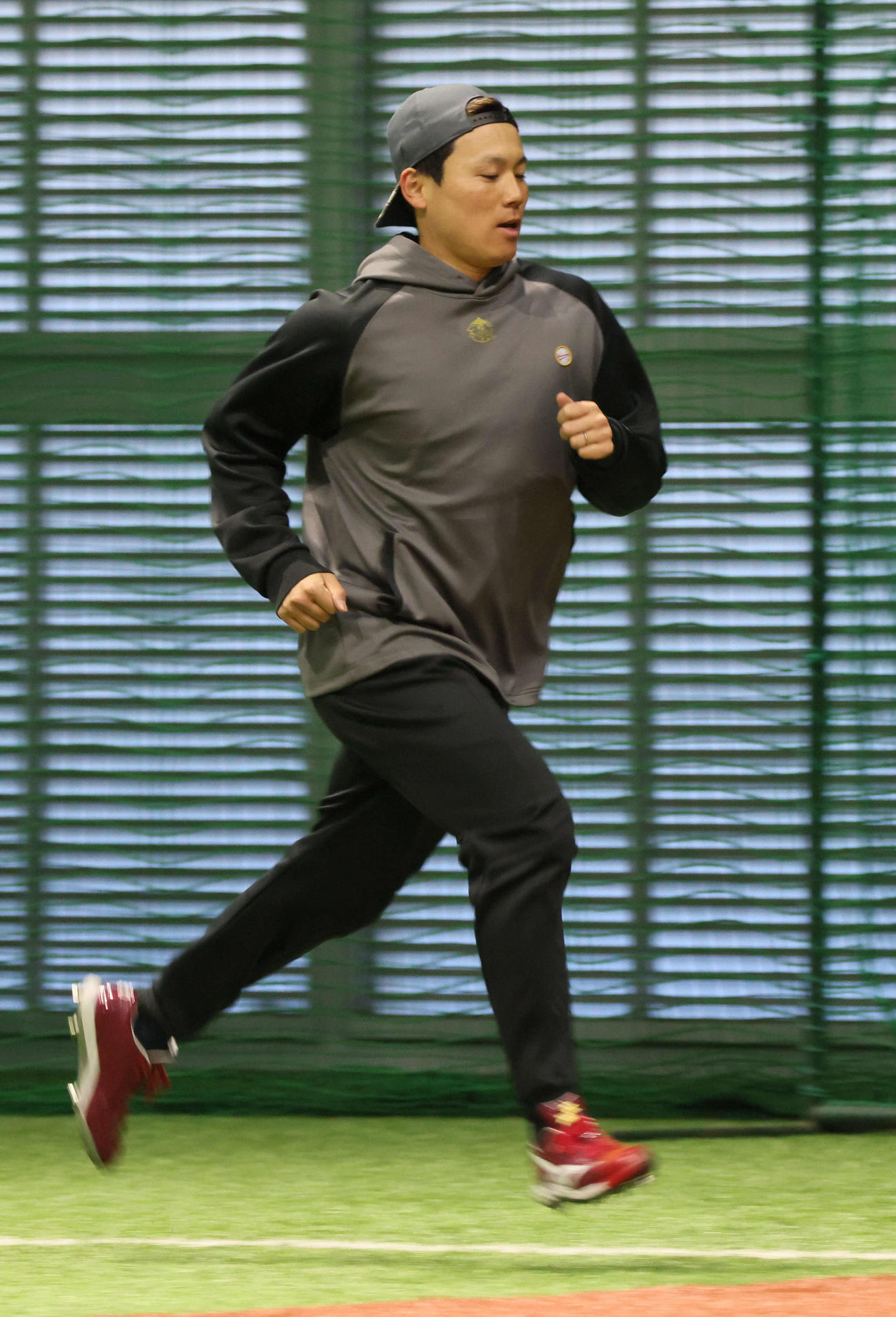 走りこむ広島栗林（撮影・加藤孝規）