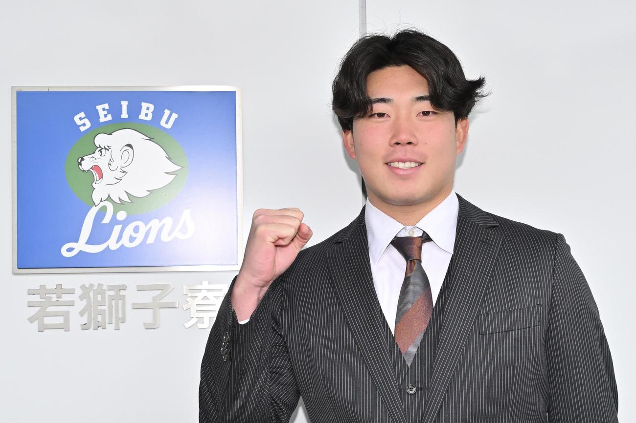 入寮した西武ドラフト4位の東北福祉大・堀越（撮影・滝沢徹郎）
