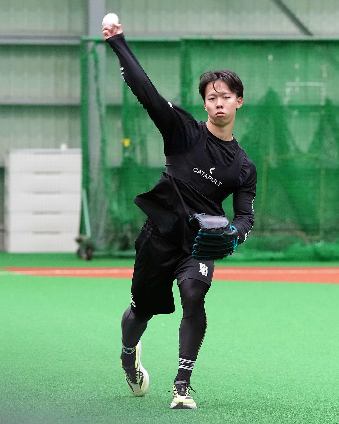 キャッチボールを行う日本ハムドラフト1位の大川（撮影・たえ見朱実）