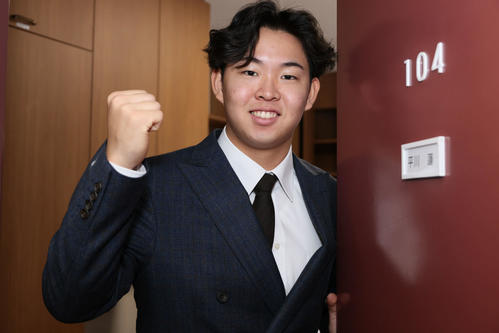 「出世部屋」の104号室に入寮した広島ドラフト1位の平川（撮影・加藤孝規）