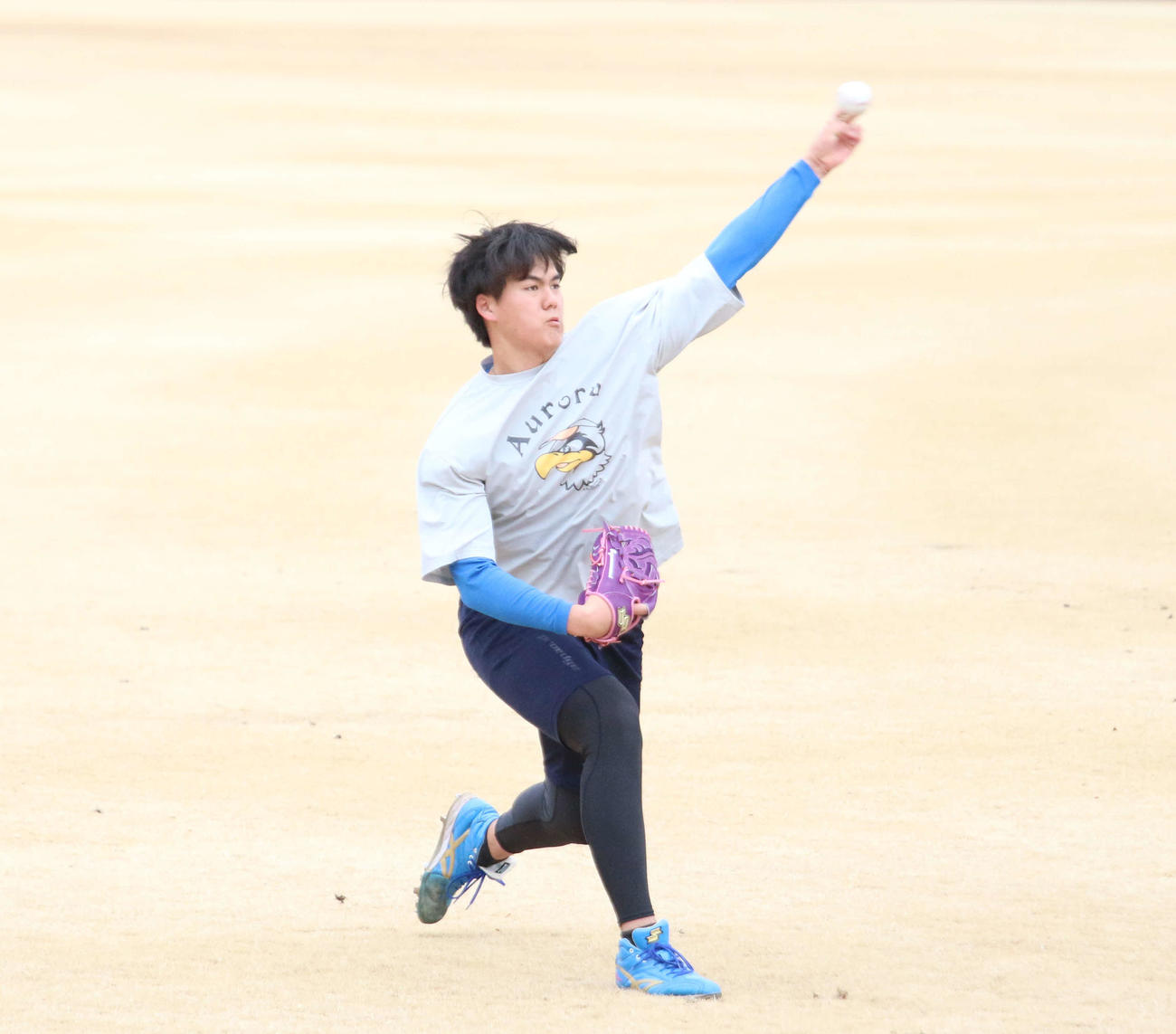 千葉・鎌ケ谷の2軍施設で自主トレを行った日本ハム藤田琉（撮影・木下大輔）