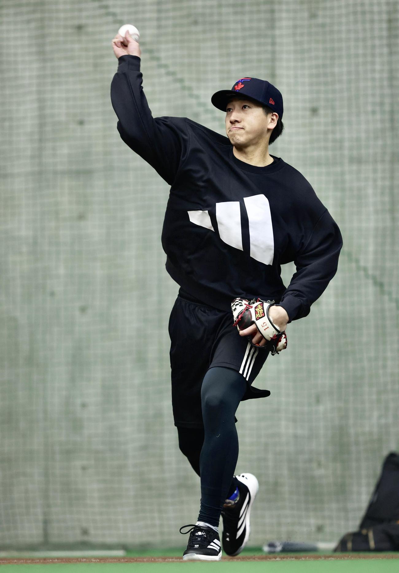 キャッチボールする巨人大勢（撮影・河田真司）