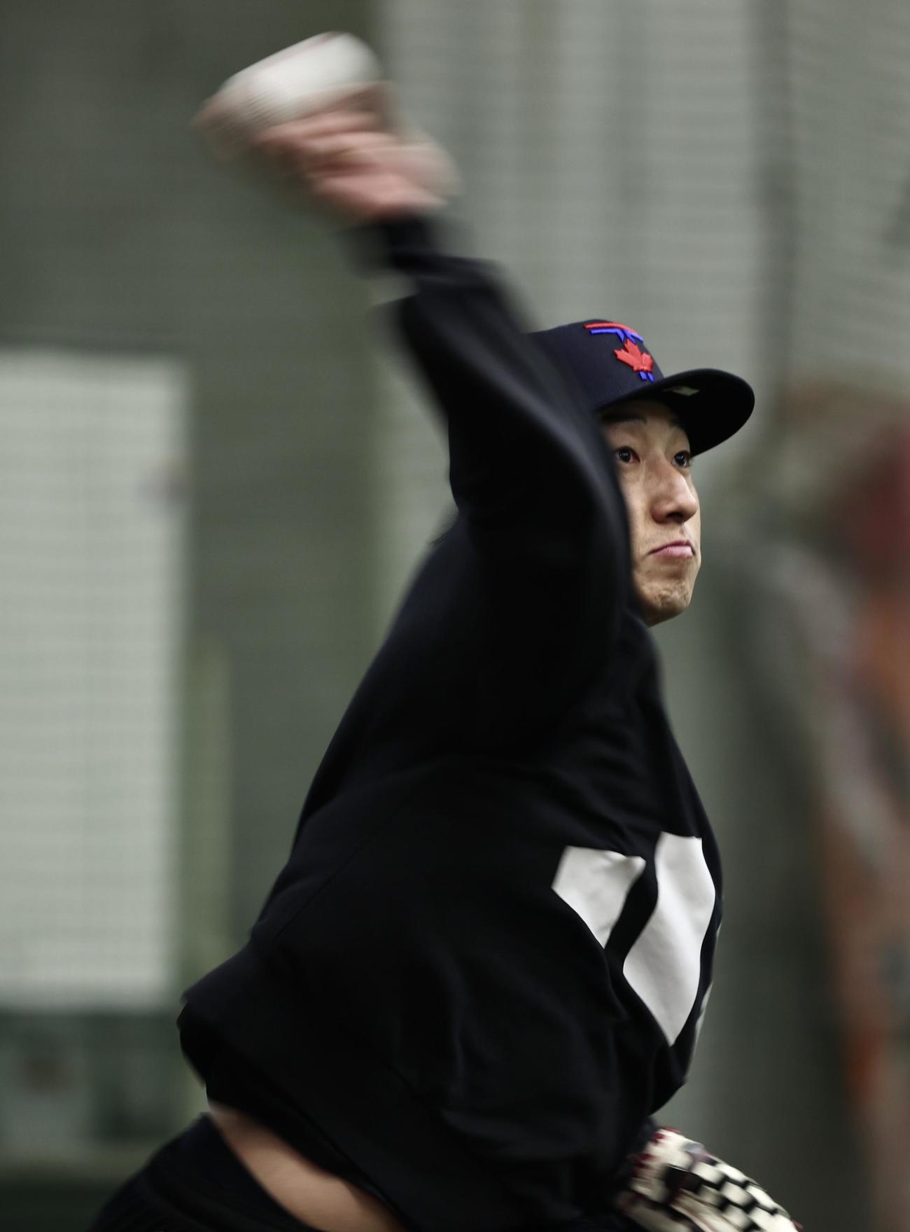 キャッチボールする巨人大勢（撮影・河田真司）