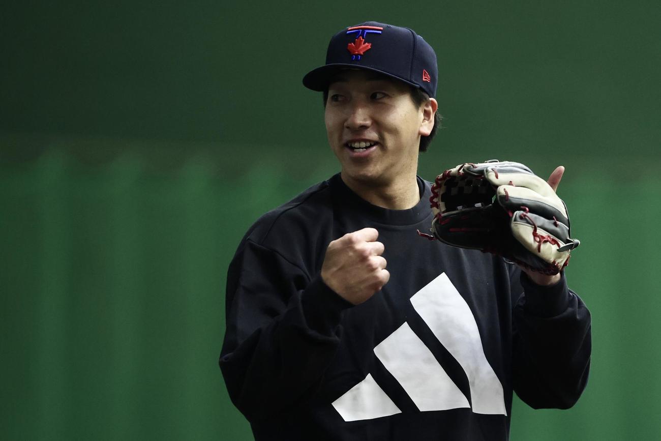 キャッチボールする巨人大勢（撮影・河田真司）