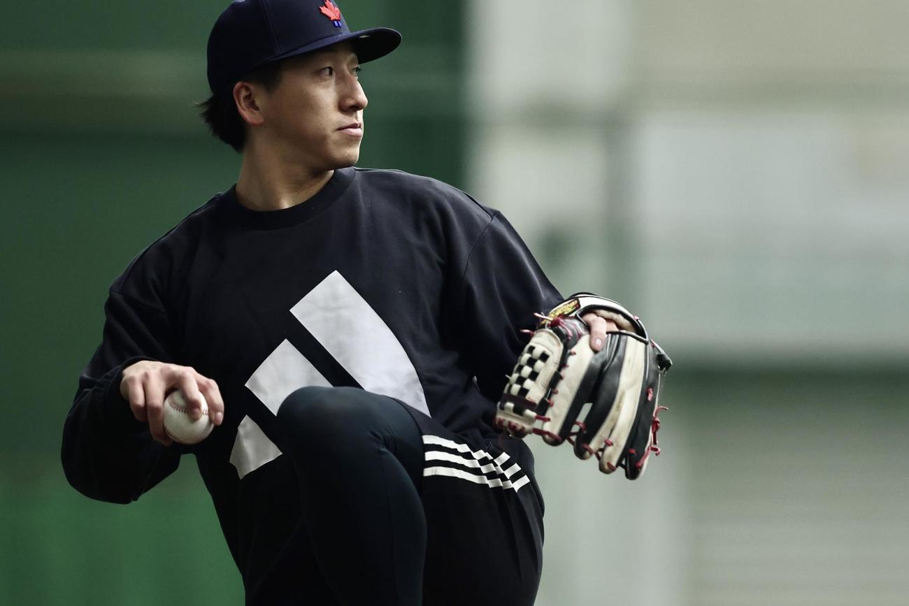 キャッチボールする巨人大勢（撮影・河田真司）