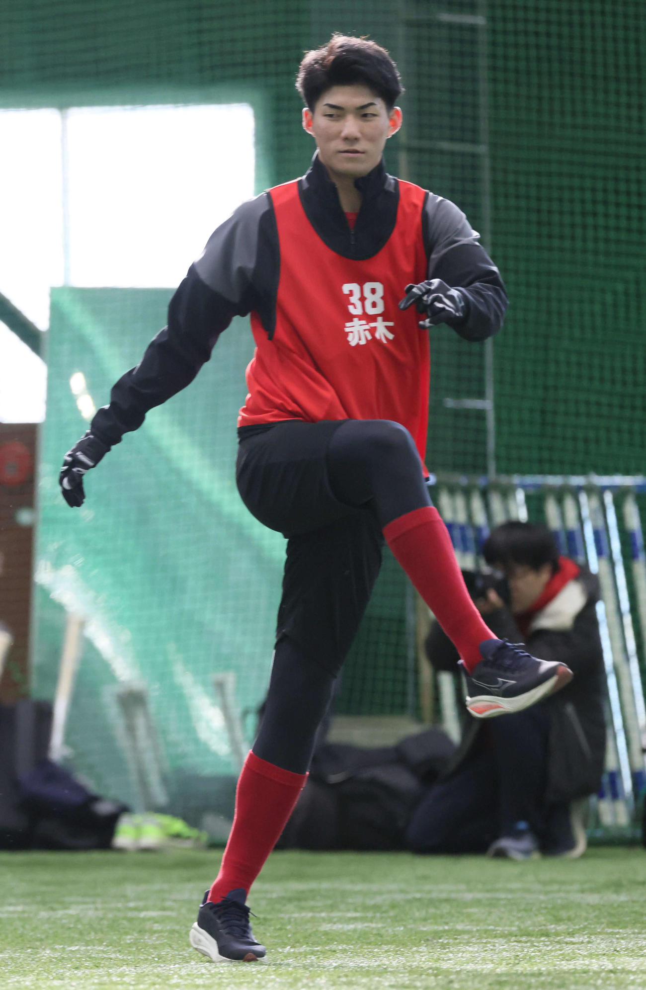練習する広島ドラフト5位の赤木（撮影・加藤孝規）