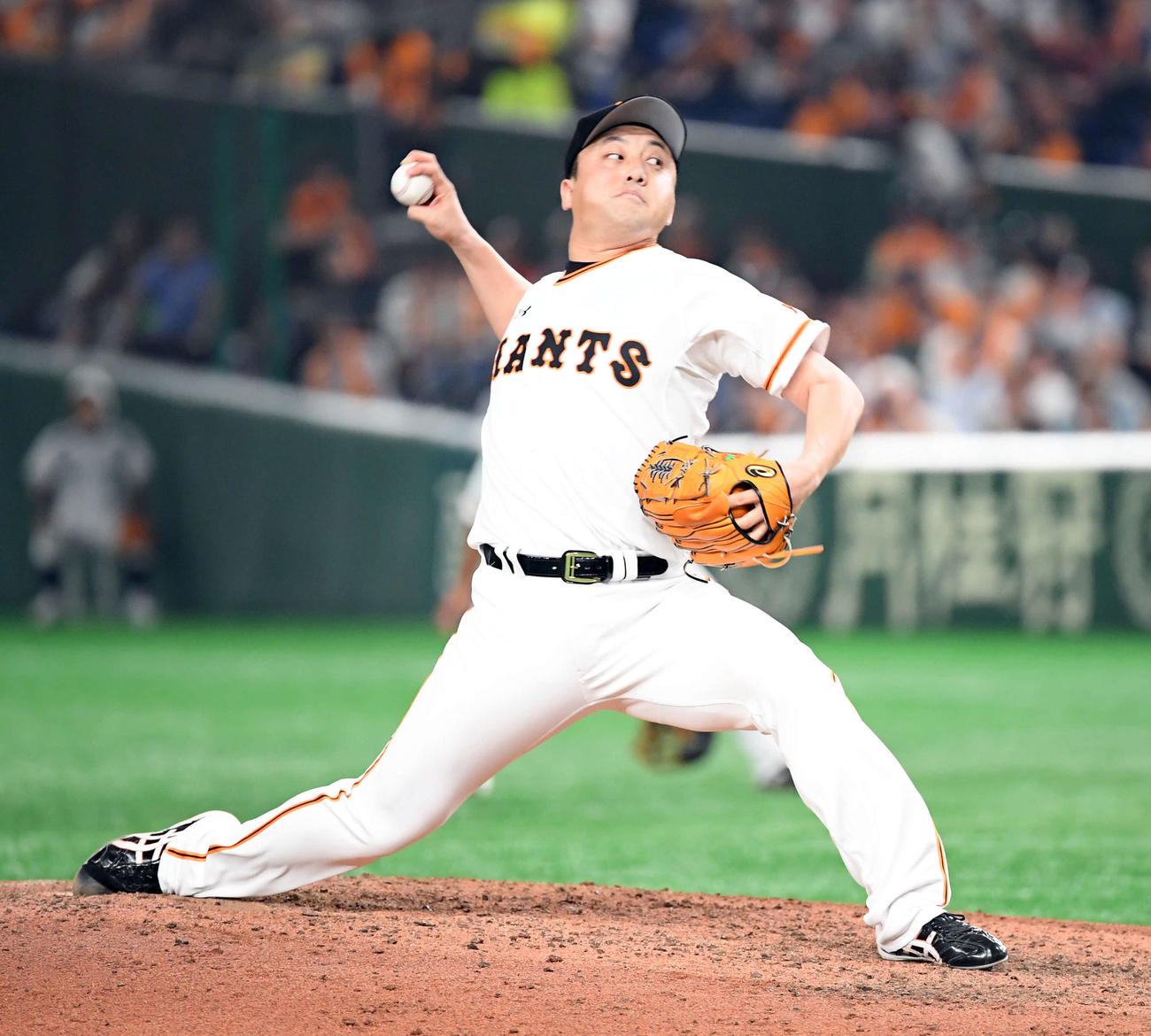 19年7月、巨人対中日　6回からマウンドに上がった巨人沢村