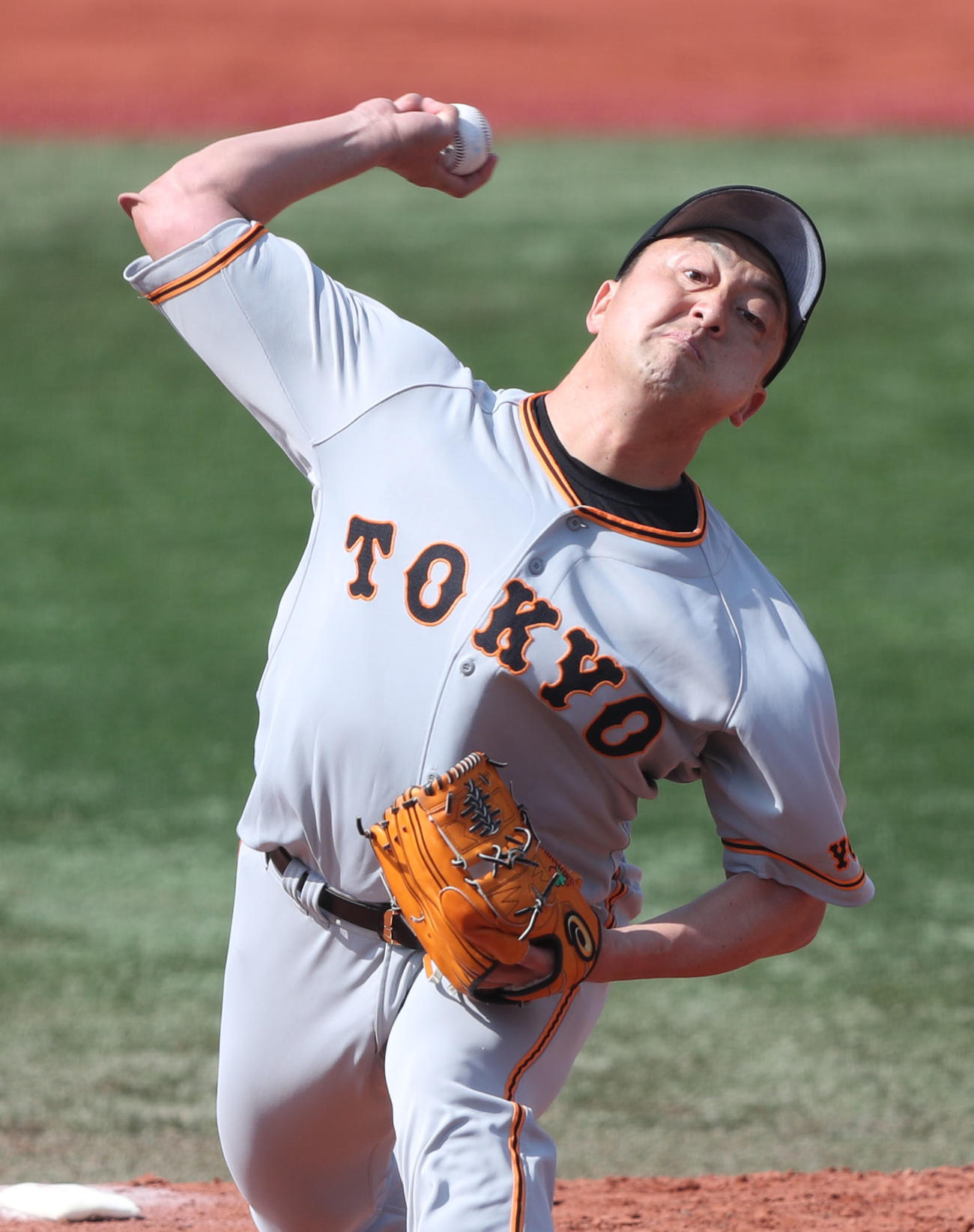 DeNA対巨人　力投する巨人先発沢村拓一＝2019年4月6日